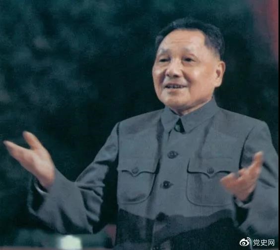 在1978年2月24日至3月8日召開的全國政協(xié)五屆一次會議上，鄧小平當(dāng)選為全國政協(xié)主席。